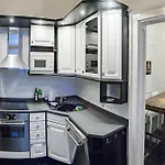 Pelicanstay In Buda Historical District